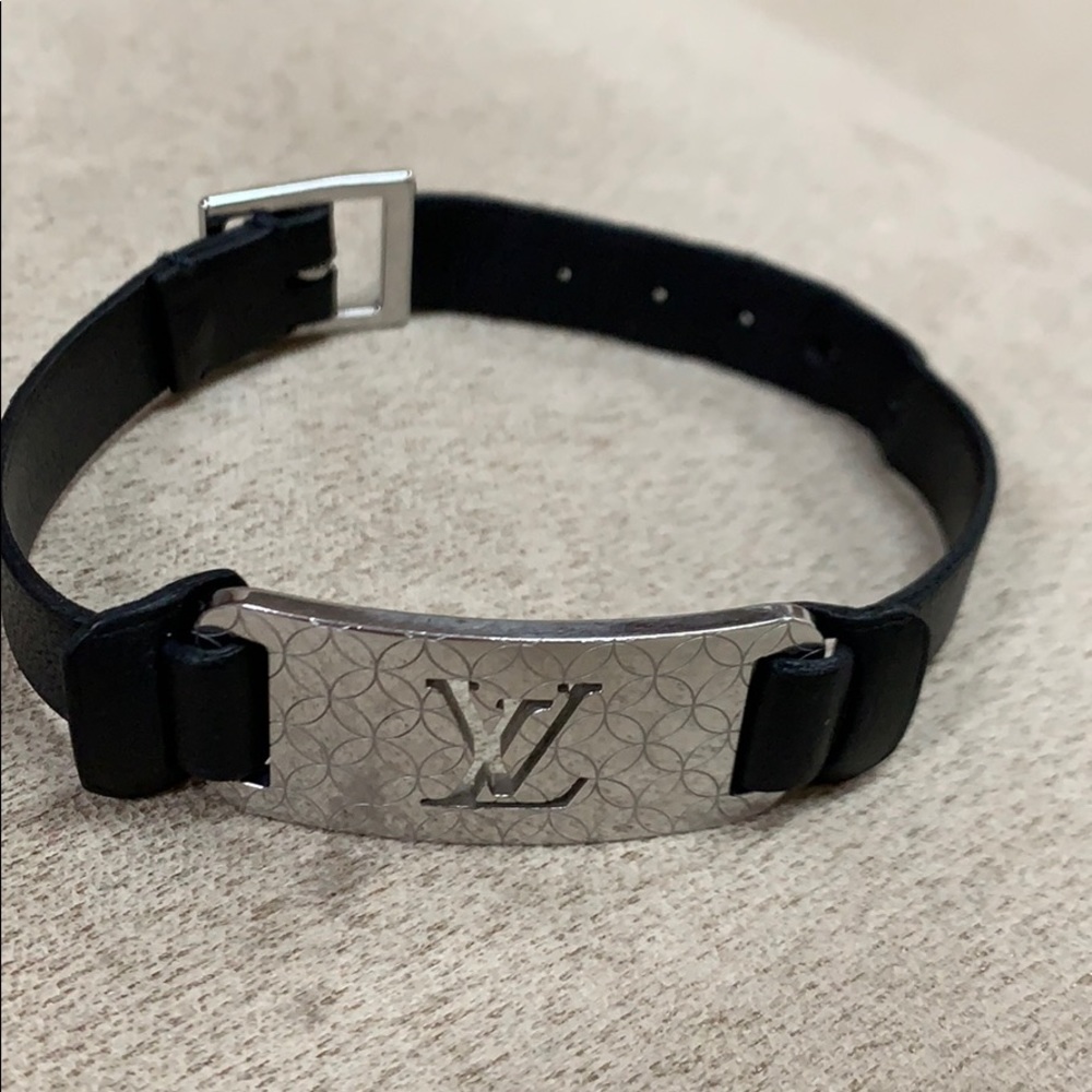 Authentic LOUIS Vuitton Bracelet Black Leather